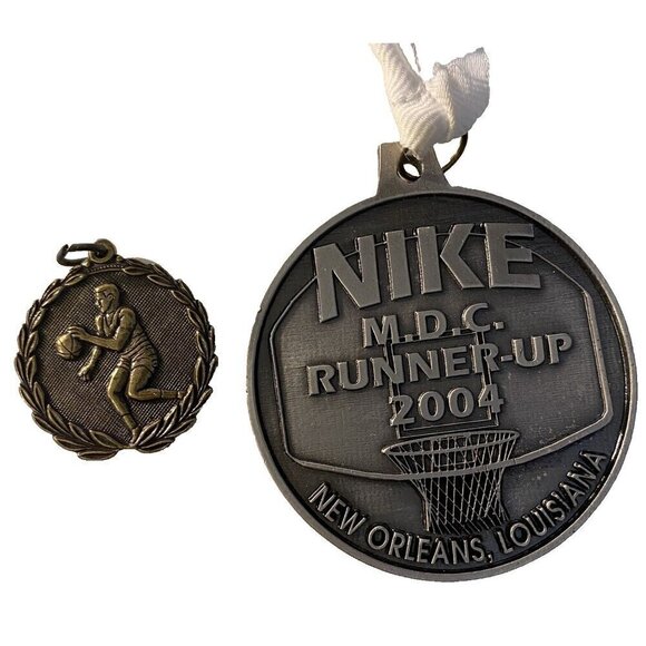 Lot of 11 Basketball Pendants & 4 Award Medals 2004 Nike MDC New Orleans - Picture 1 of 3